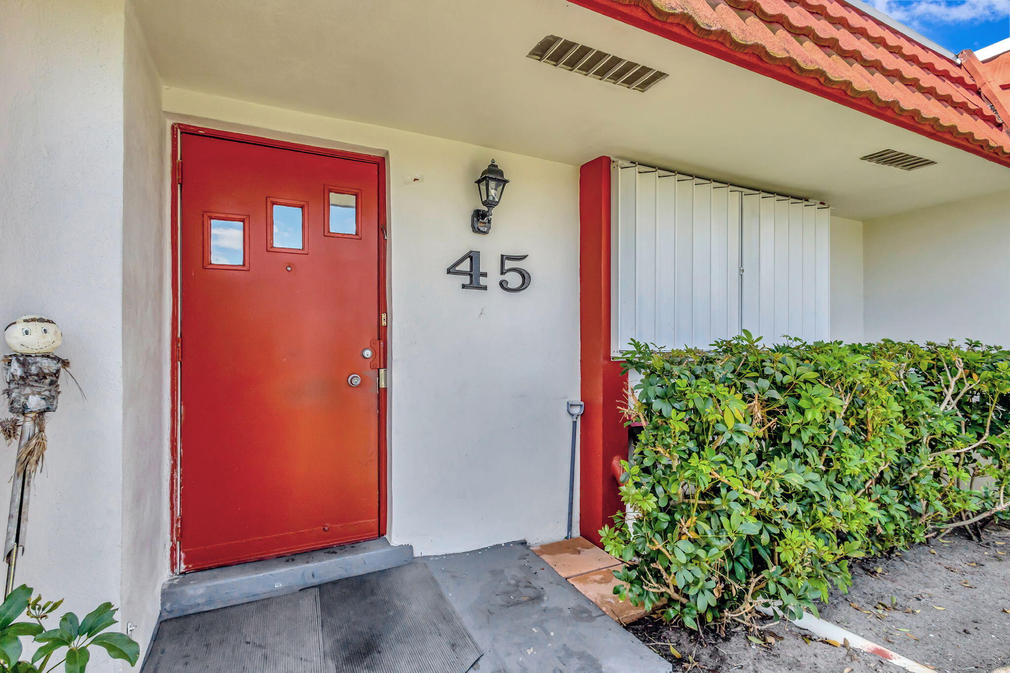 5800 Fernley Drive W 45