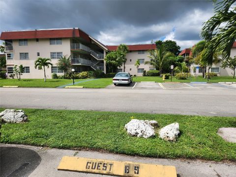 Condominium in Lauderdale Lakes FL 2901 47th Ter Ter.jpg