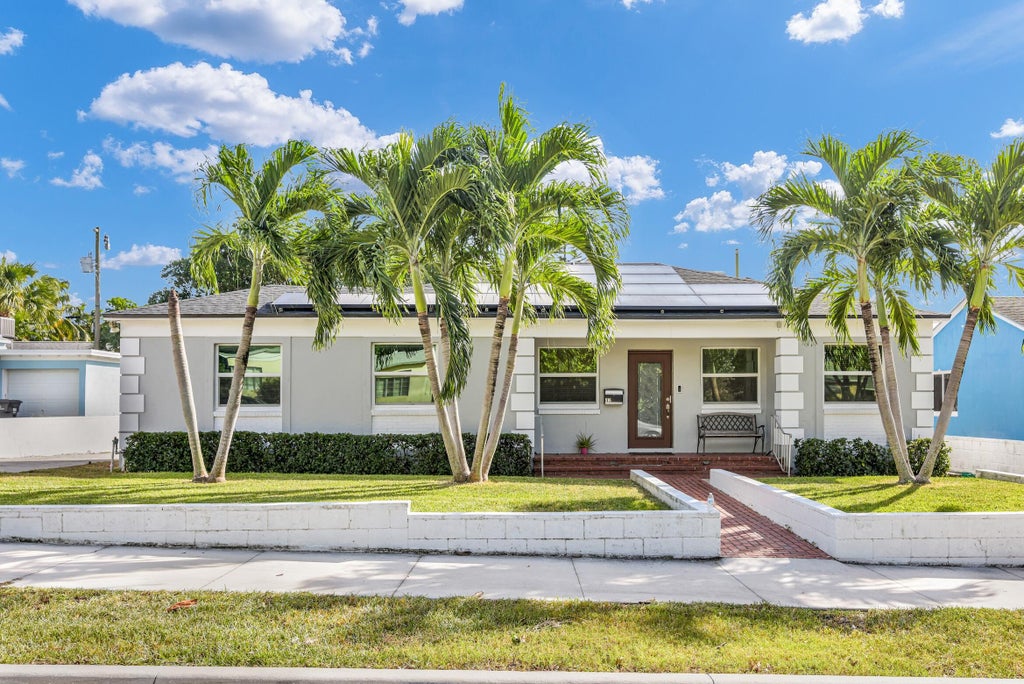 Photo of 916 31ST Street, West Palm Beach, FL 33407 (MLS # B26078806)