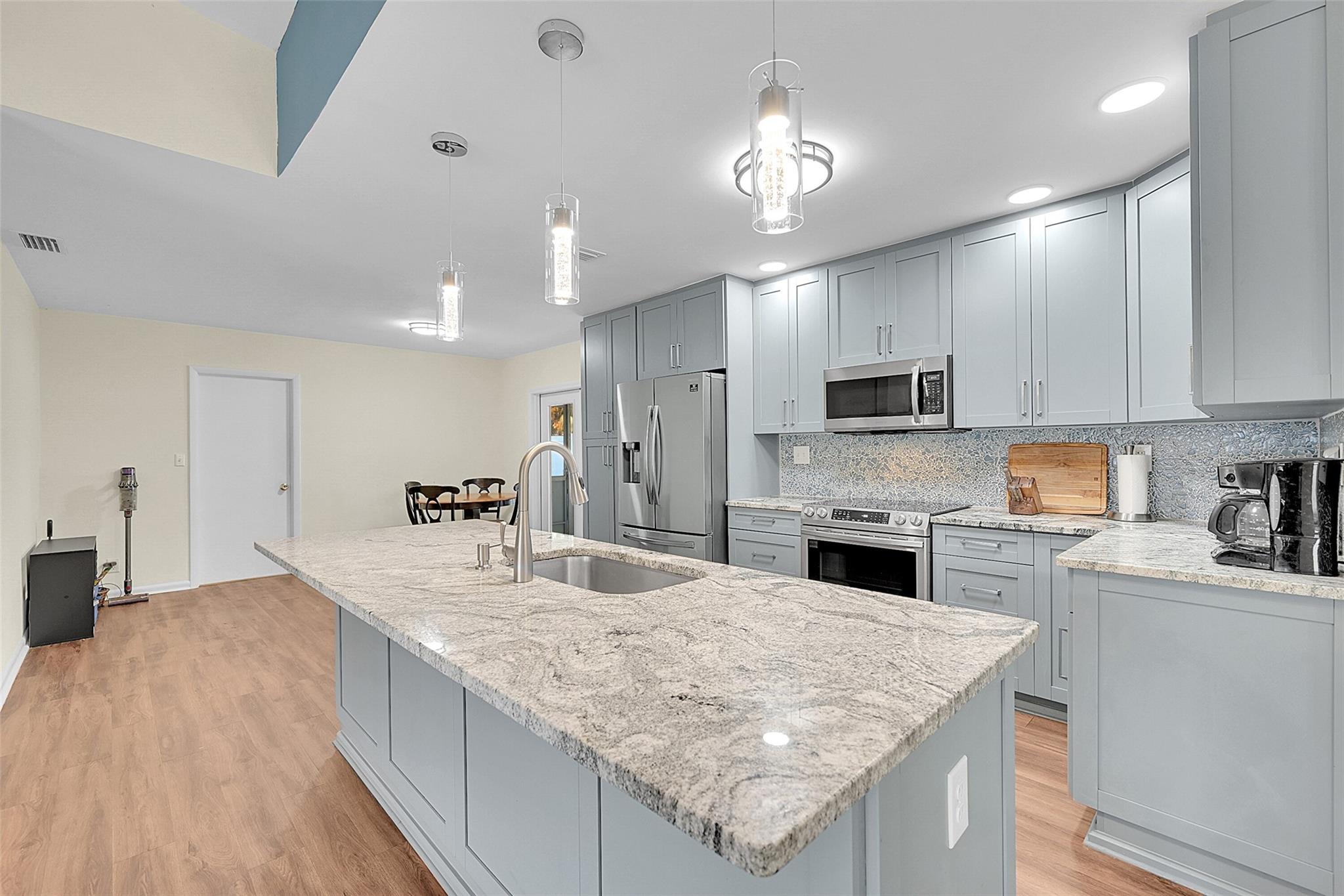 Colony West Estates 91-19 - Residential