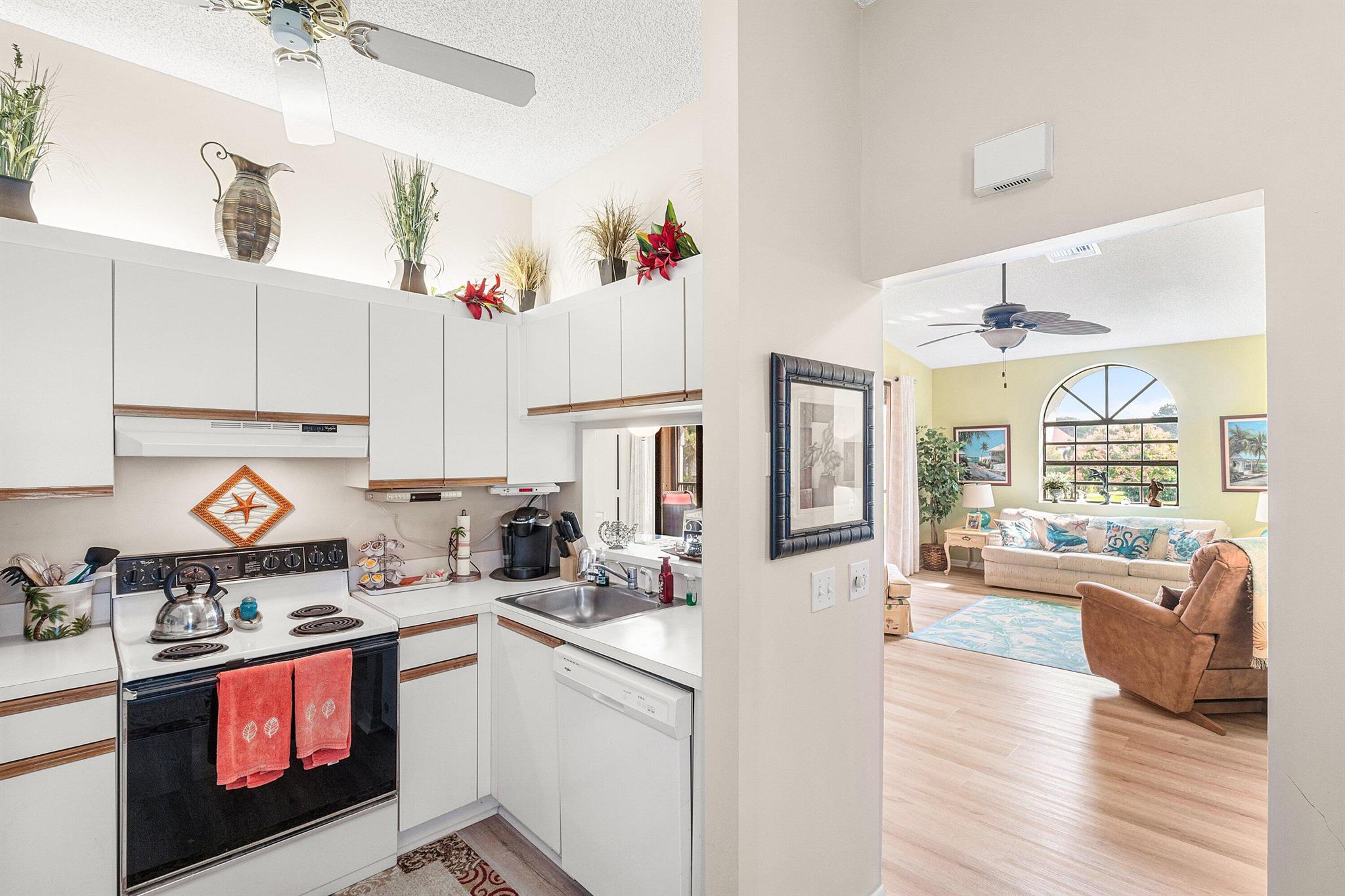 ALEXANDRA VILLAGE CONDO - Residential