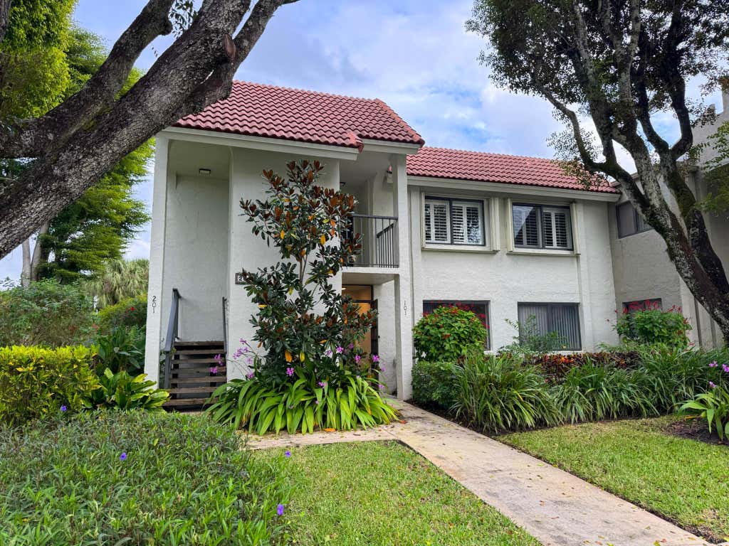 Photo of 5750 Fairway Park Court #101, Boynton Beach, FL 33437 (MLS # B26031573)
