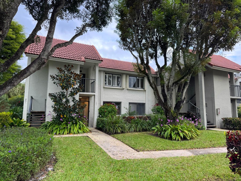 Photo of 5750 Fairway Park Court #101, Boynton Beach, FL 33437 (MLS # B26031573)
