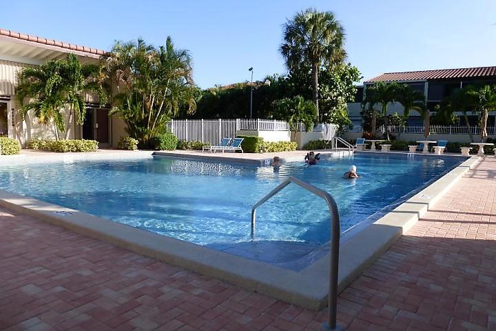 BOUNDBROOK CONDO S - Residential