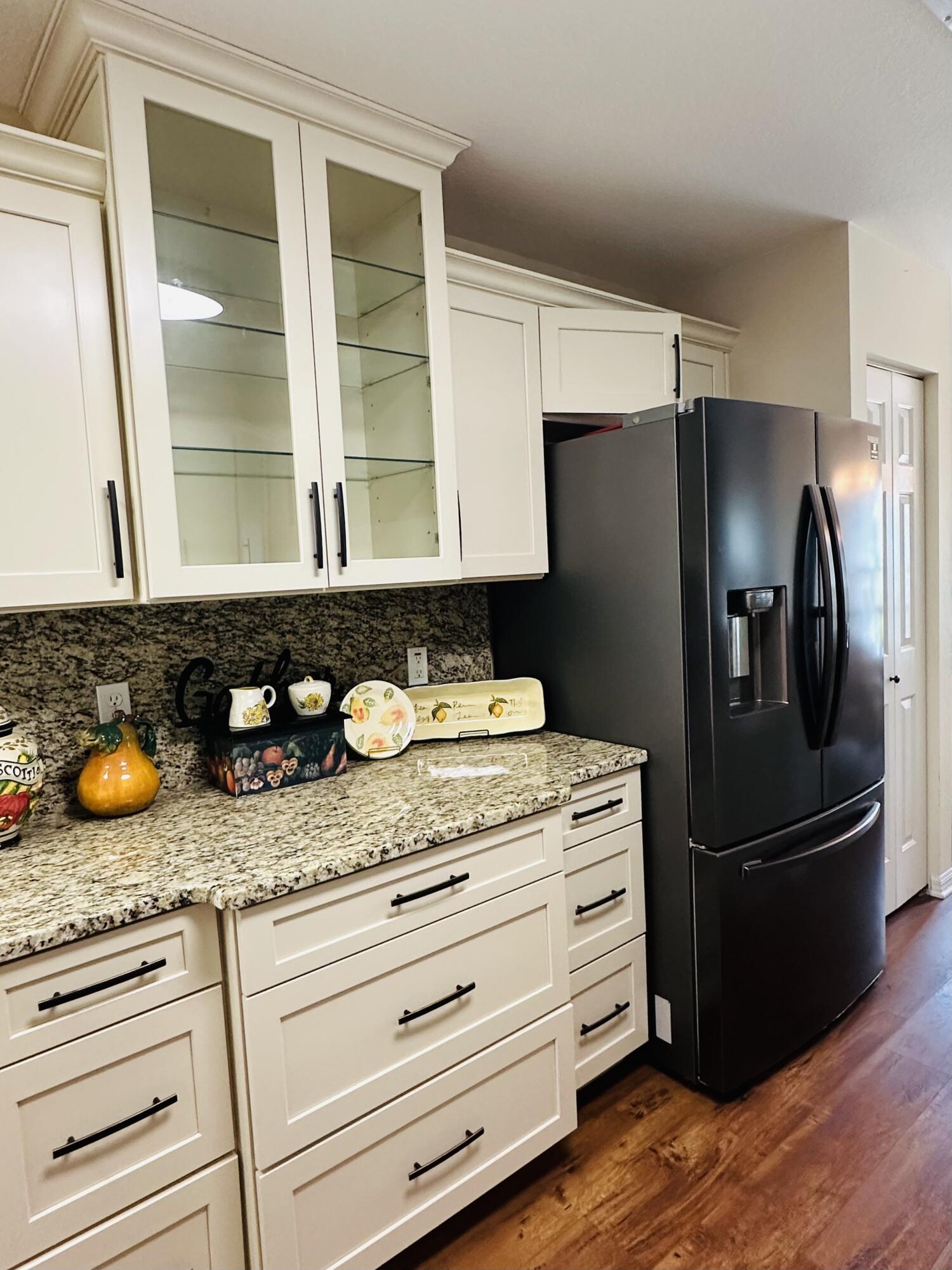 ON TOP OF THE WORLD; PROVIDENCE - Residential