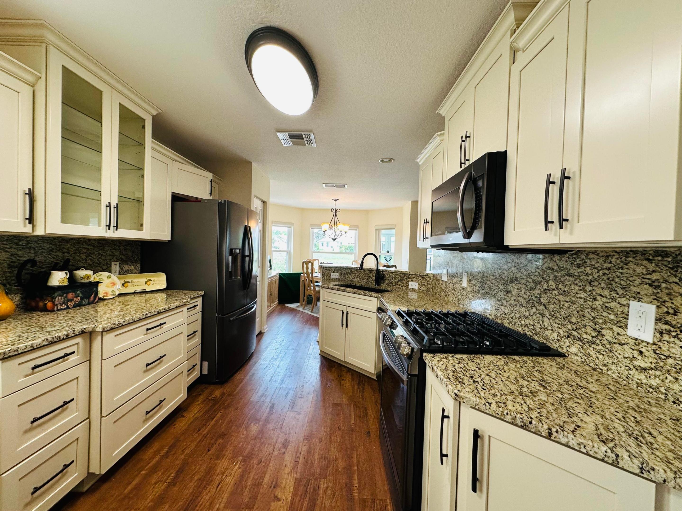 ON TOP OF THE WORLD; PROVIDENCE - Residential