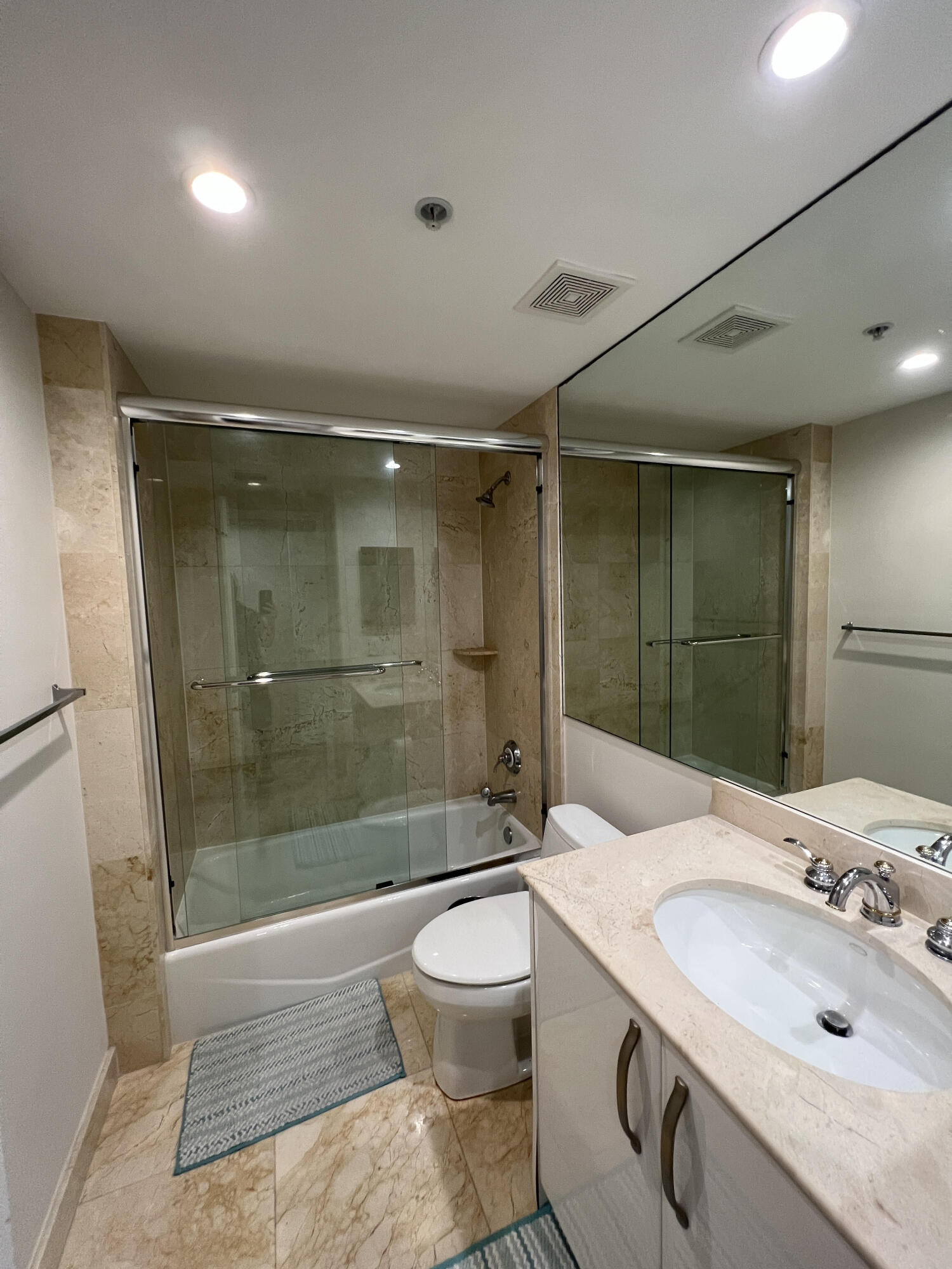 OCEAN PLAZA ON DEERFIELD BEACH - Residential Lease