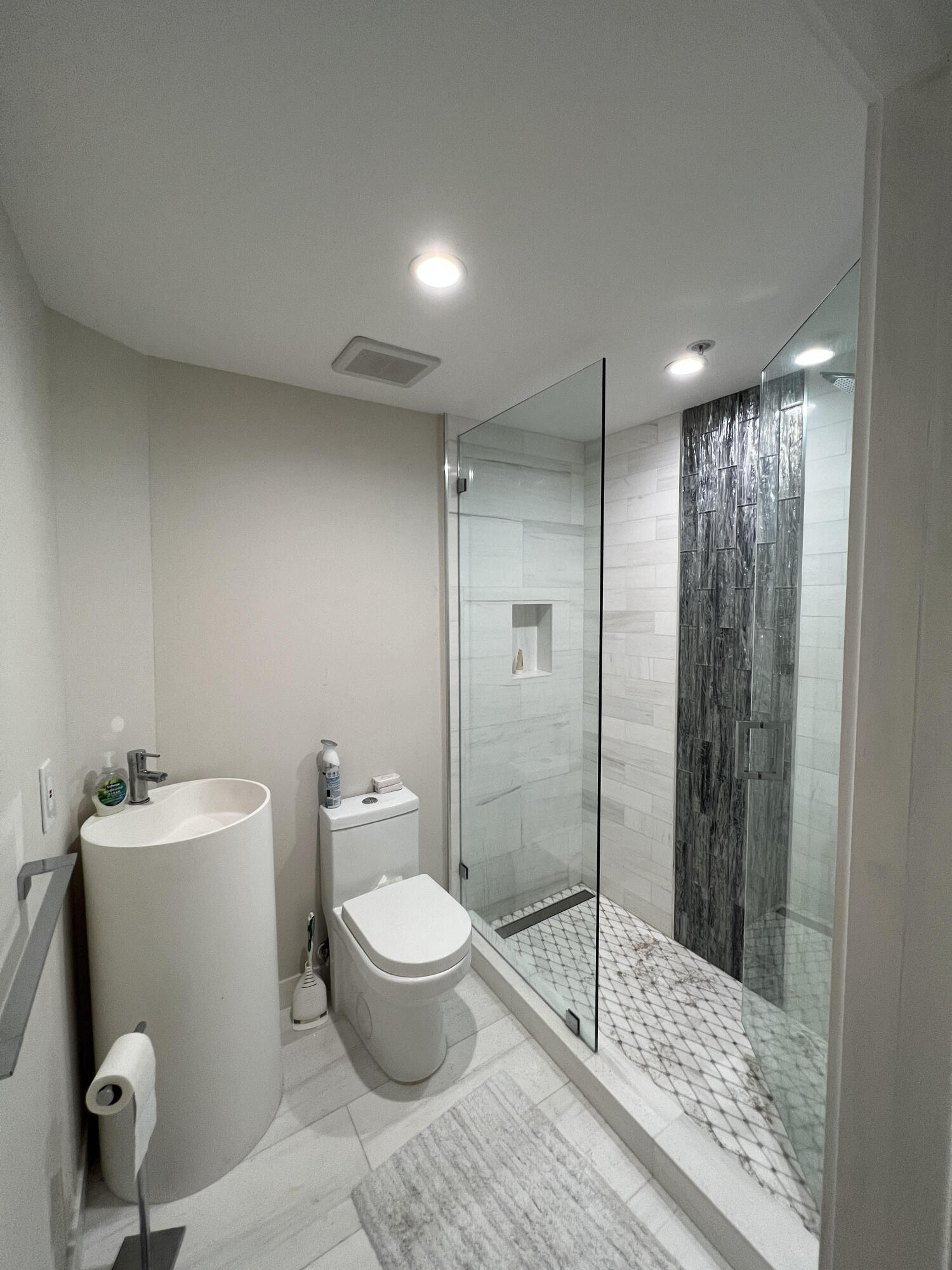 OCEAN PLAZA ON DEERFIELD BEACH - Residential Lease