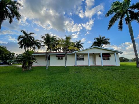 Single Family Residence in Southwest Ranches FL 18121 50 ST St.jpg