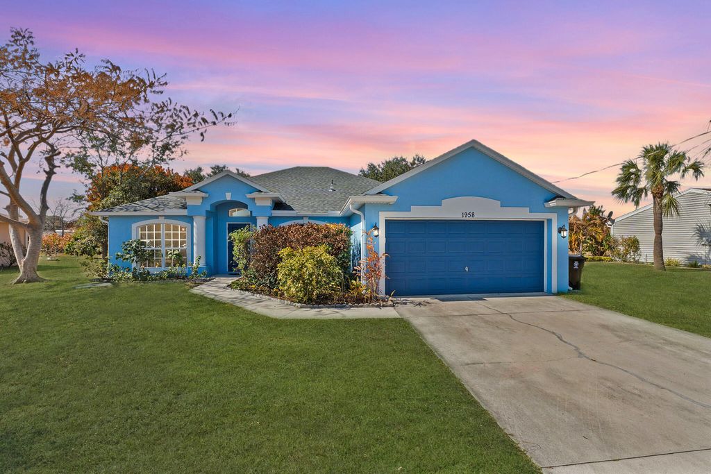 Photo of 1958 SE Mandrake Circle, Port Saint Lucie, FL 34952 (MLS # R11164342)