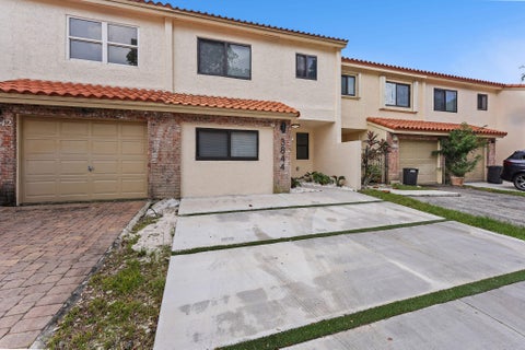 Tiny photo for 3844 ATLANTA Street, Hollywood, FL 33021 (MLS # B26087271)