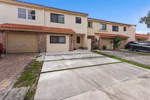 Tiny photo for 3844 ATLANTA Street, Hollywood, FL 33021 (MLS # B26087271)