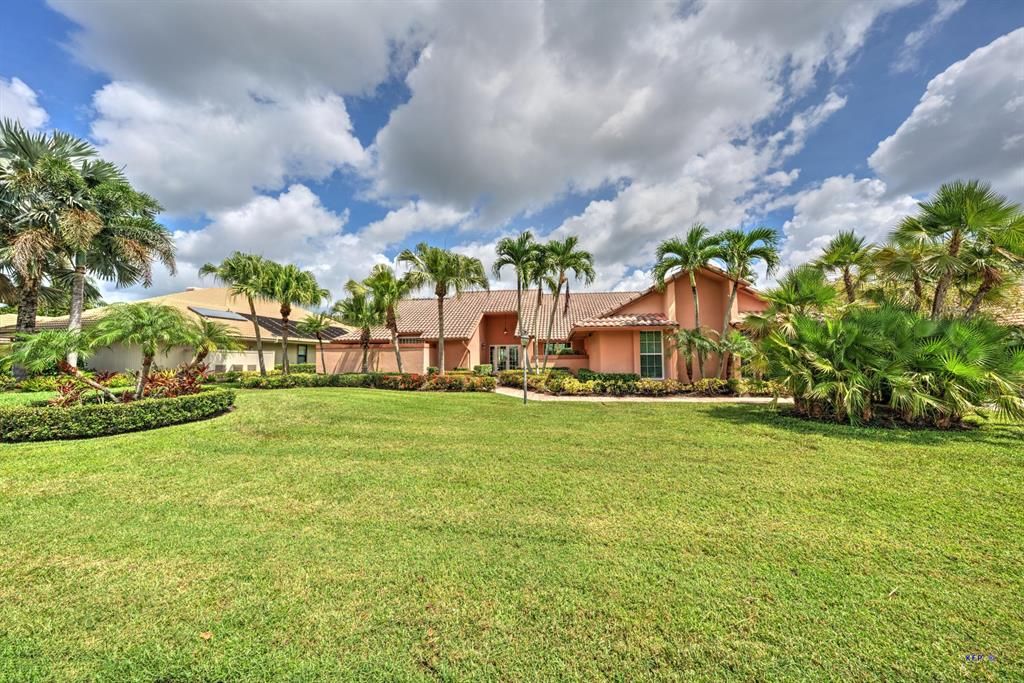 Photo of 52 Dunbar Road, Palm Beach Gardens, FL 33418 (MLS # R10746880)