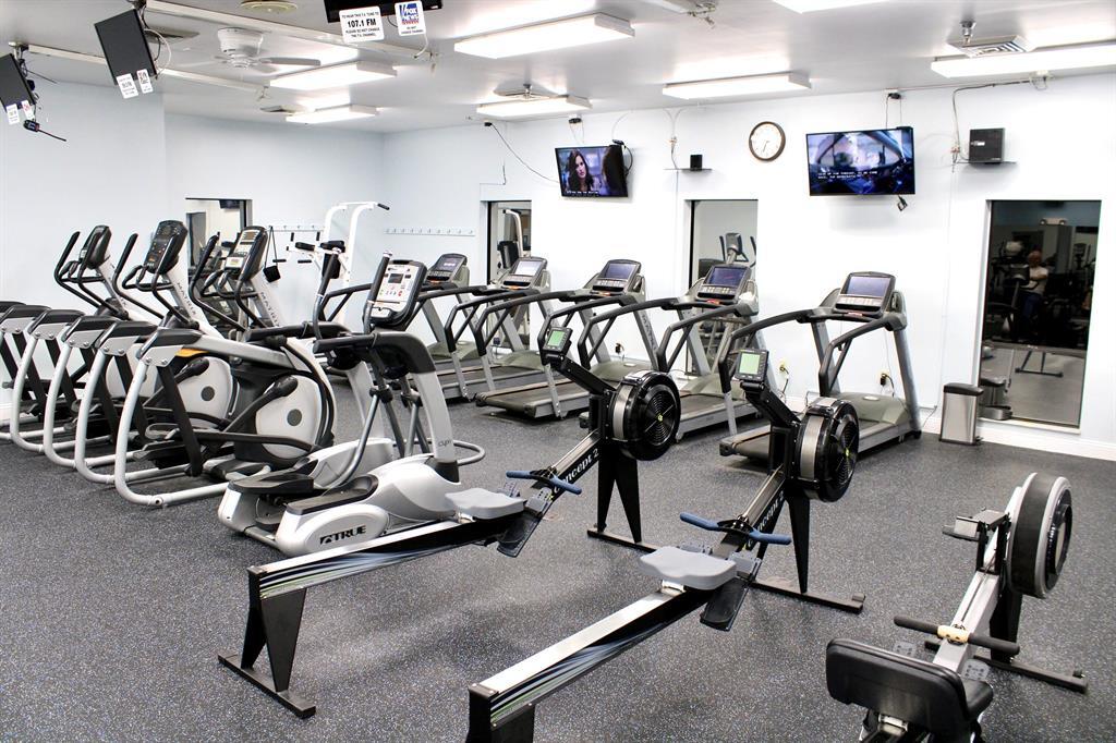 VICTORIA VILLAGE F CONDO - Residential