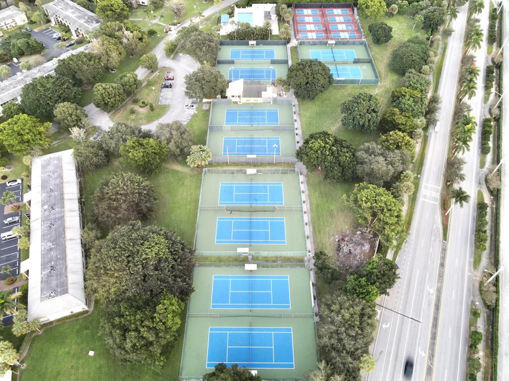 VICTORIA VILLAGE F CONDO - Residential