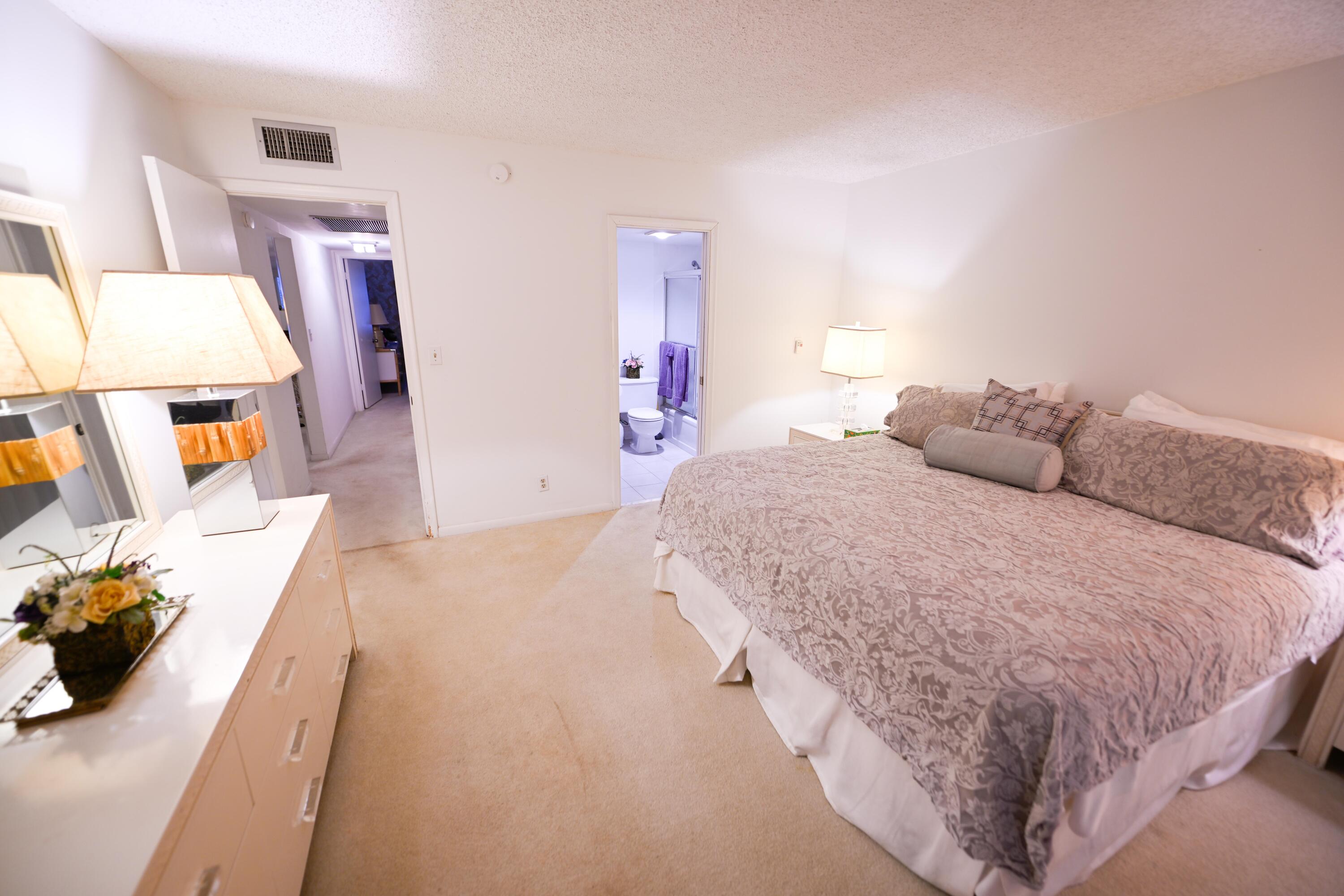 2901 Victoria Circle J1