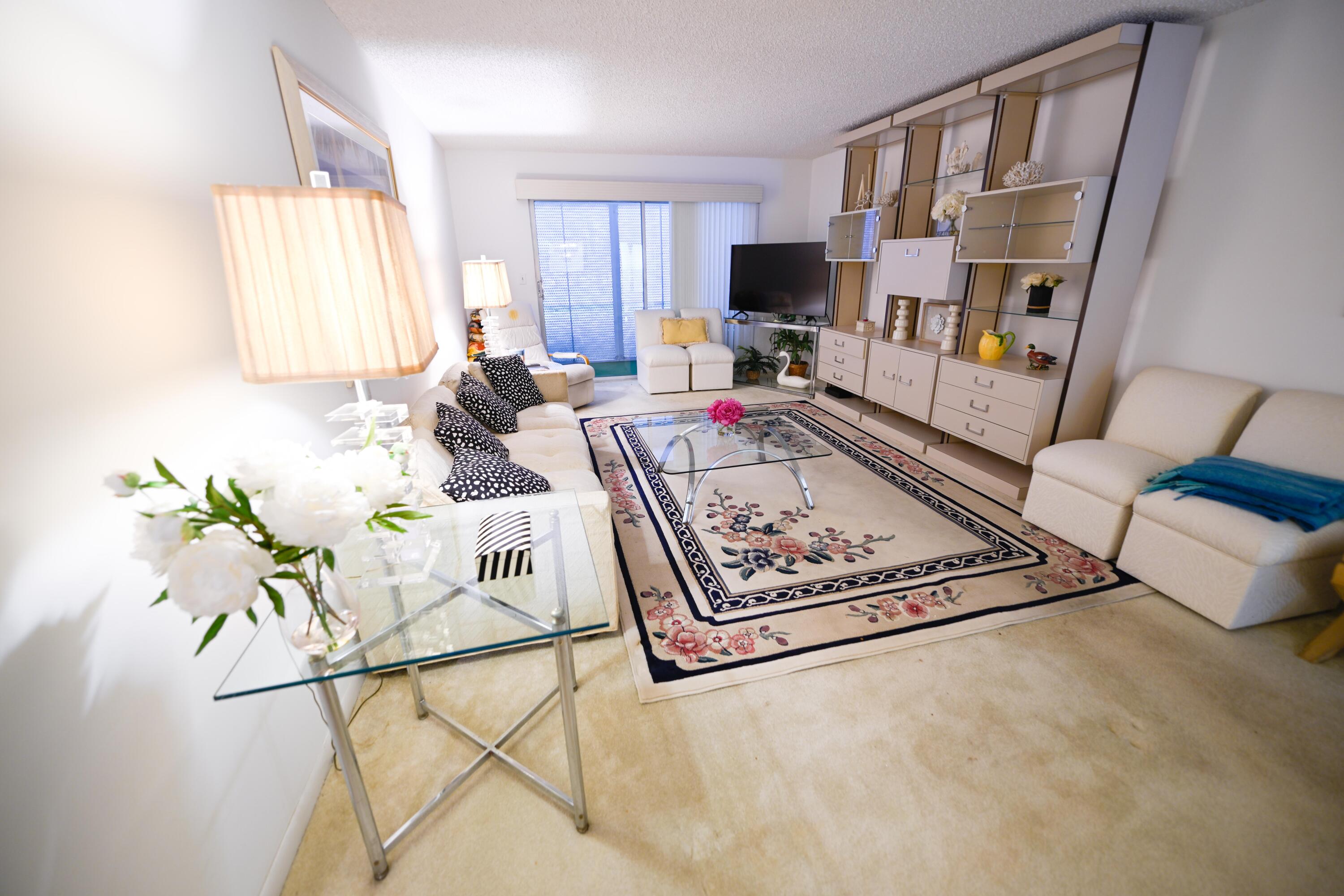 VICTORIA VILLAGE F CONDO - Residential