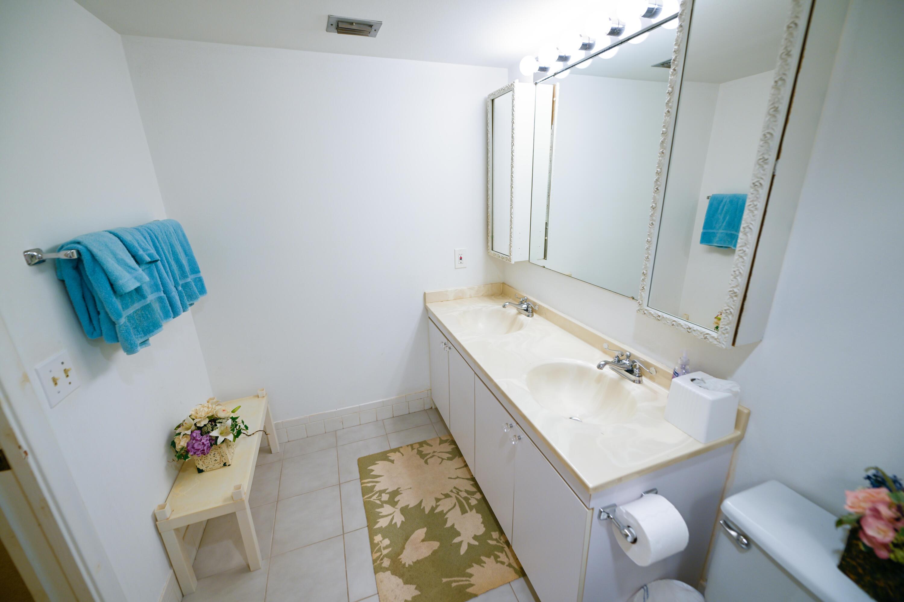 VICTORIA VILLAGE F CONDO - Residential