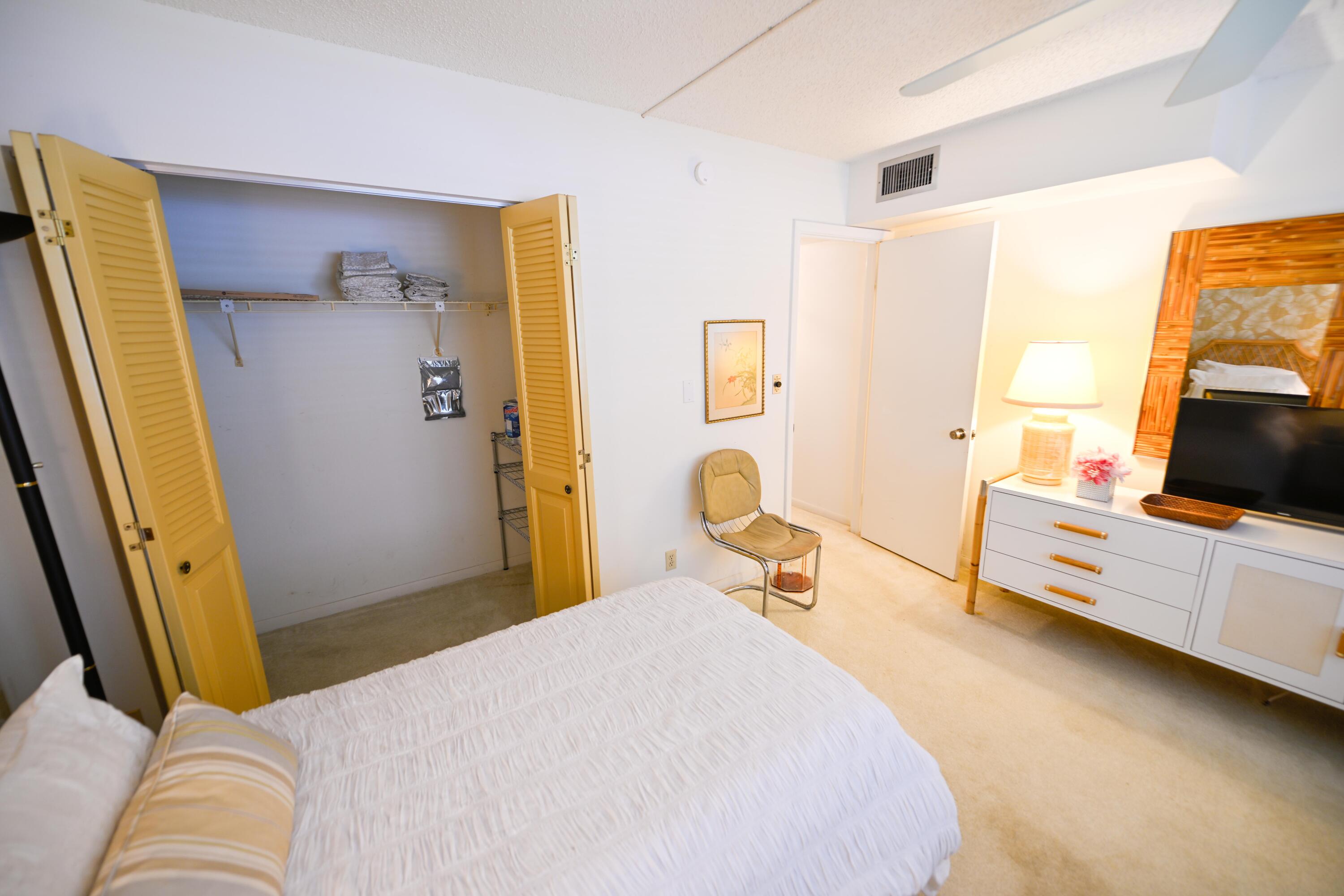 VICTORIA VILLAGE F CONDO - Residential