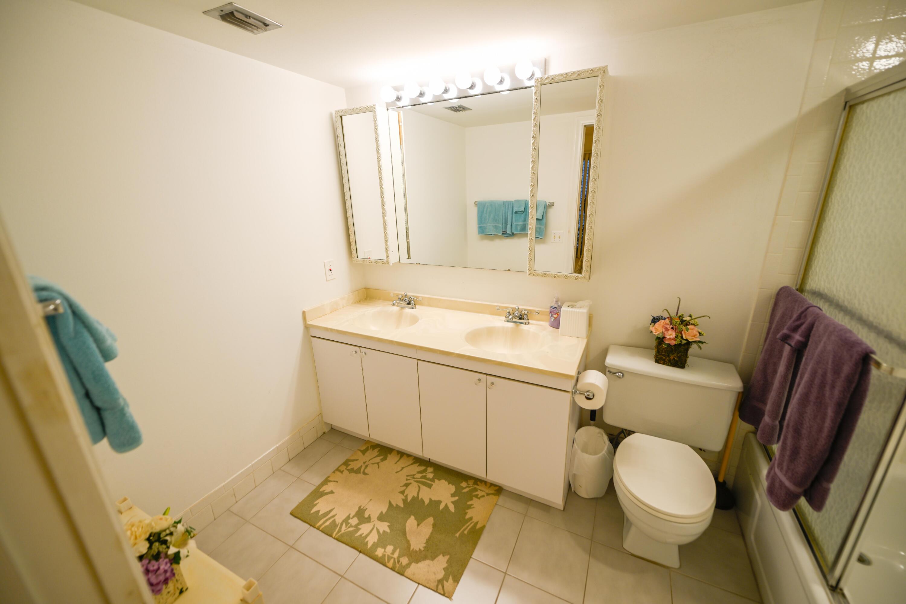 VICTORIA VILLAGE F CONDO - Residential