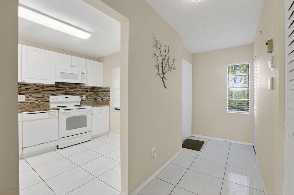 Photo of 21839 Arriba Real Real #10-D, Boca Raton, FL 33433 (MLS # R11102062)