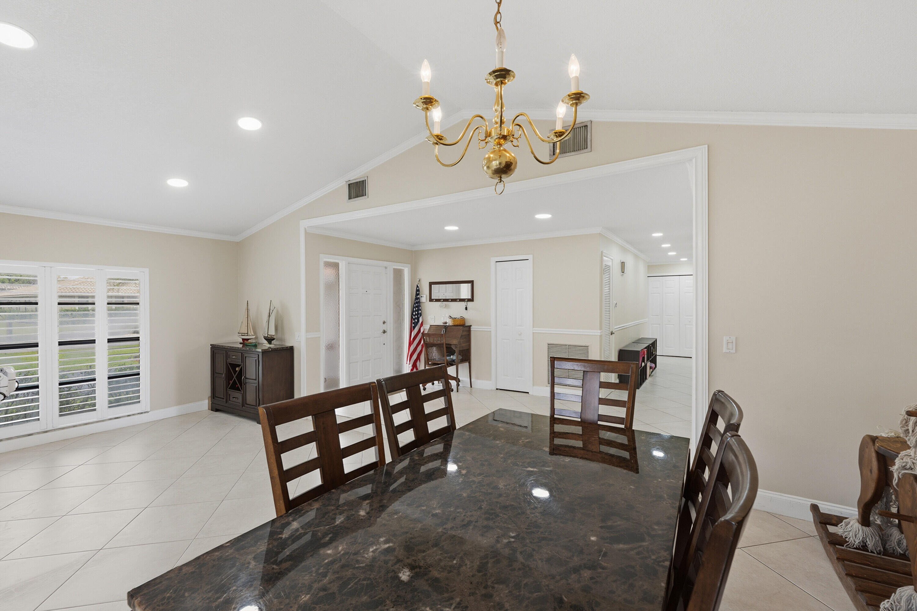 10108 NW 1st Manor, Coral Springs, FL, 33071/$730,000 4 10108 NW 1st Manor