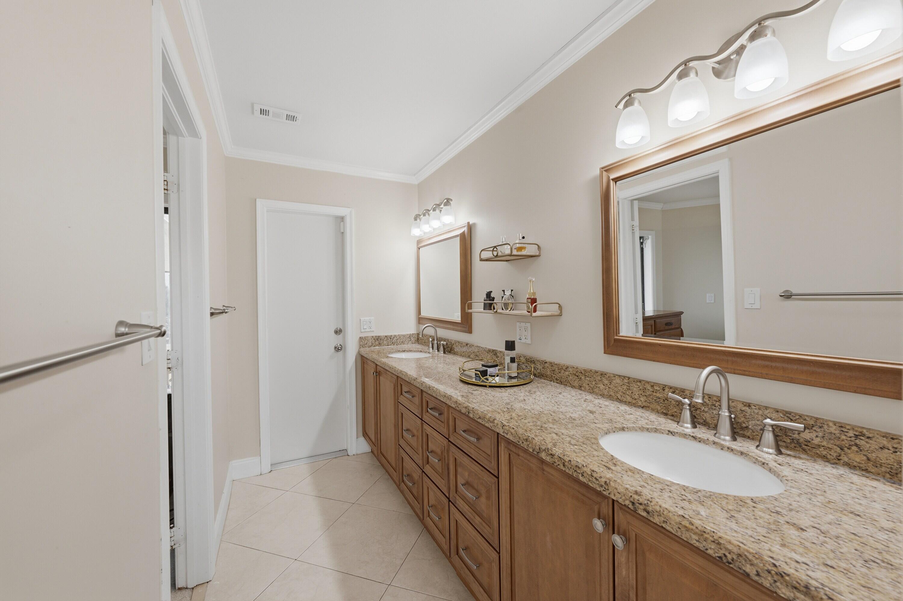 OAK WOOD - Residential