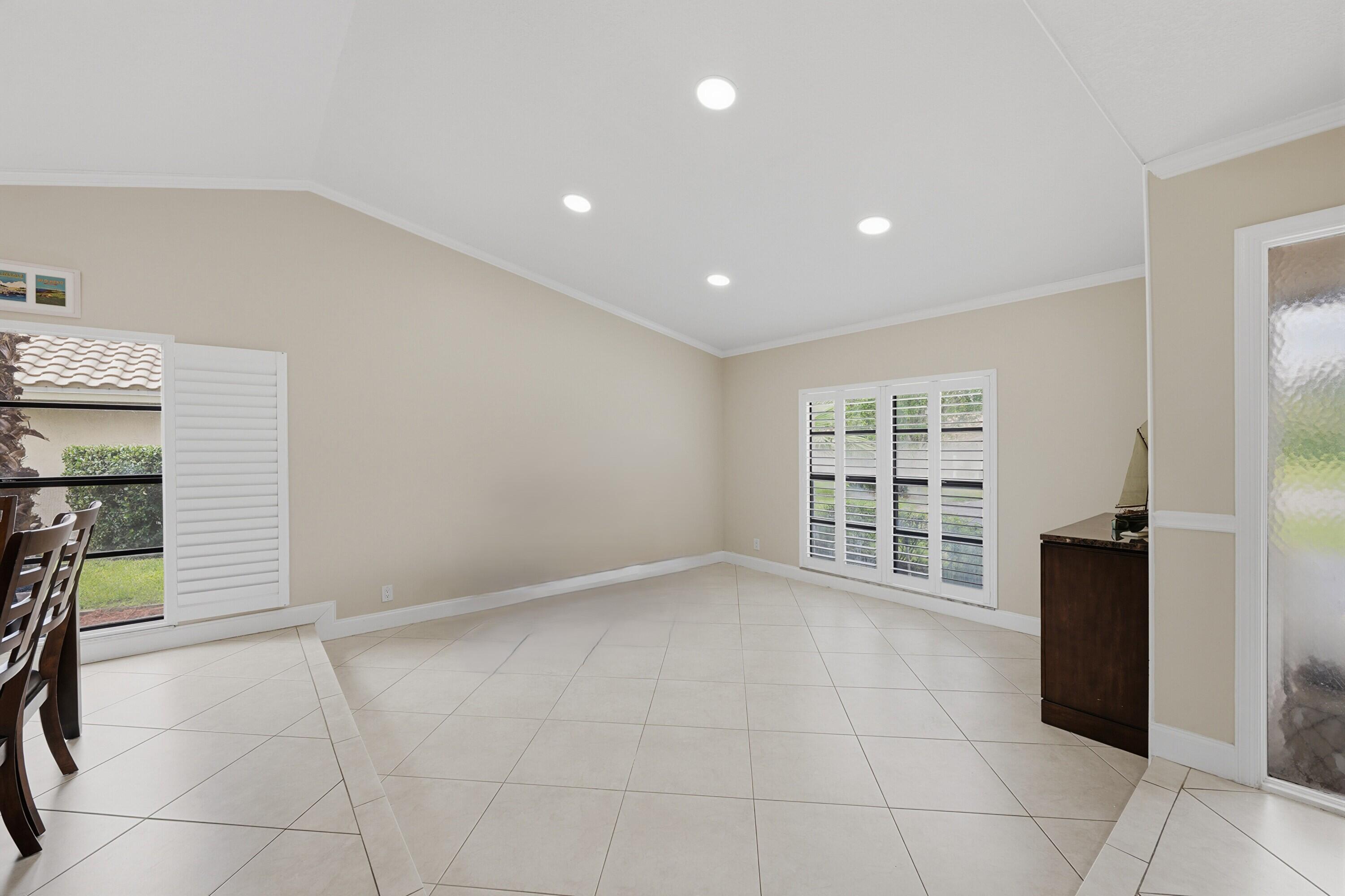 10108 NW 1st Manor, Coral Springs, FL, 33071/$730,000 3 10108 NW 1st Manor