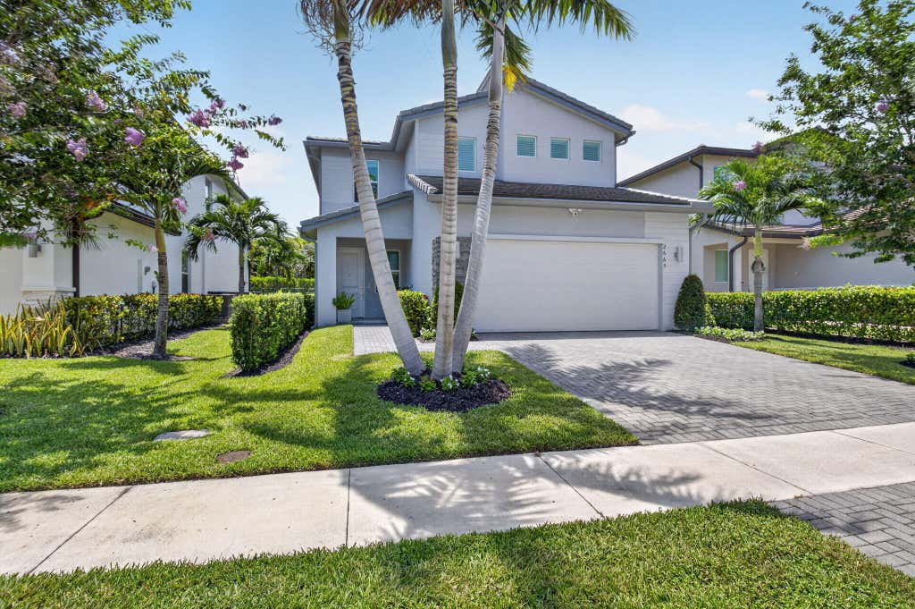 Photo of 2665 Country Lake Trail, Boynton Beach, FL 33436 (MLS # B26045881)