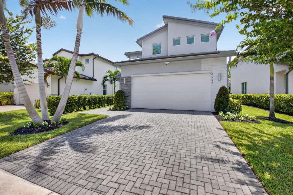 Photo of 2665 Country Lake Trail, Boynton Beach, FL 33436 (MLS # B26045881)