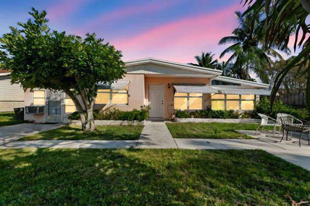 Photo of 3027 SE Orchid Street, Stuart, FL 34997 (MLS # R11081840)