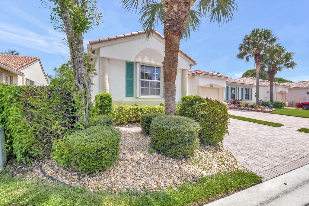 Photo of 6285 Petunia Road, Delray Beach, FL 33484 (MLS # R11006432)