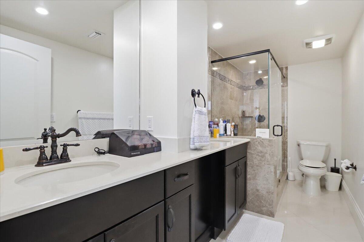 PLAZA SOUTH CONDO - Residential