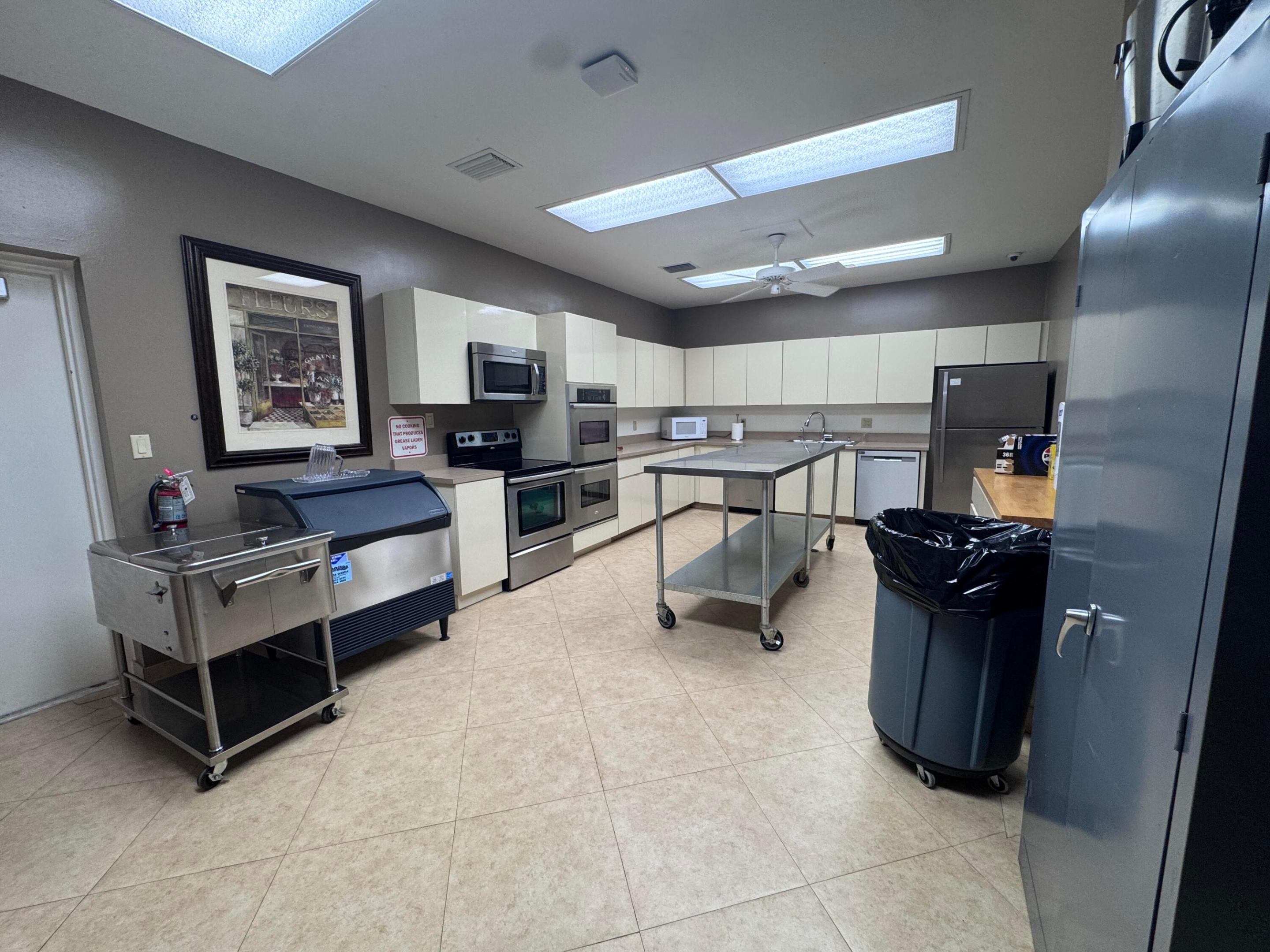 PLAZA SOUTH CONDO - Residential