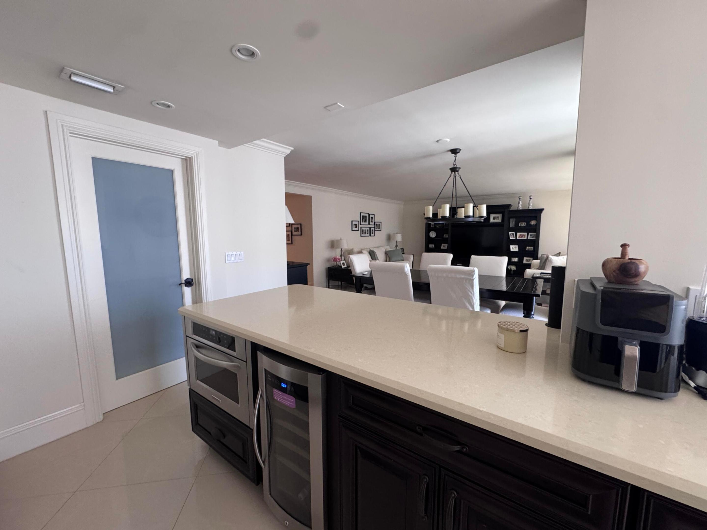 PLAZA SOUTH CONDO - Residential
