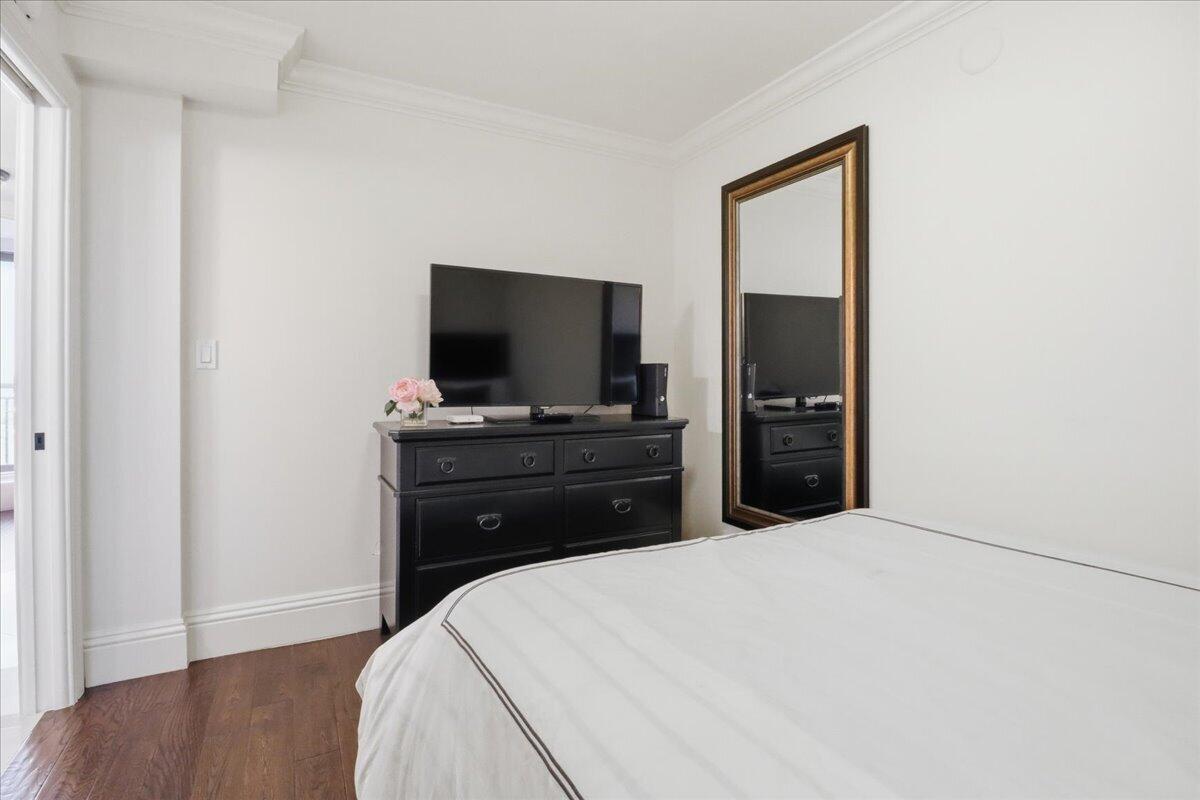 PLAZA SOUTH CONDO - Residential