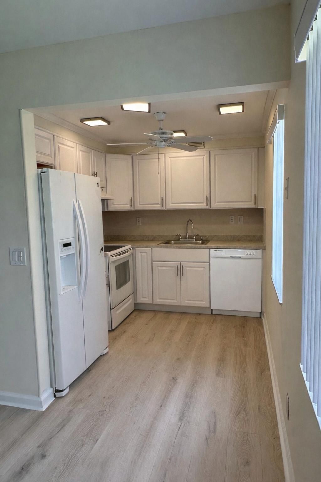 Photo of 548 Normandy Lane #L, Delray Beach, FL 33484 (MLS # B26007385)