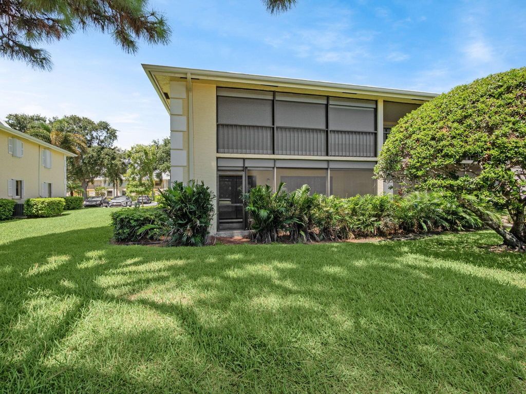 Photo of 1101 Keystone Drive N #F, Jupiter, FL 33458 (MLS # R11117327)