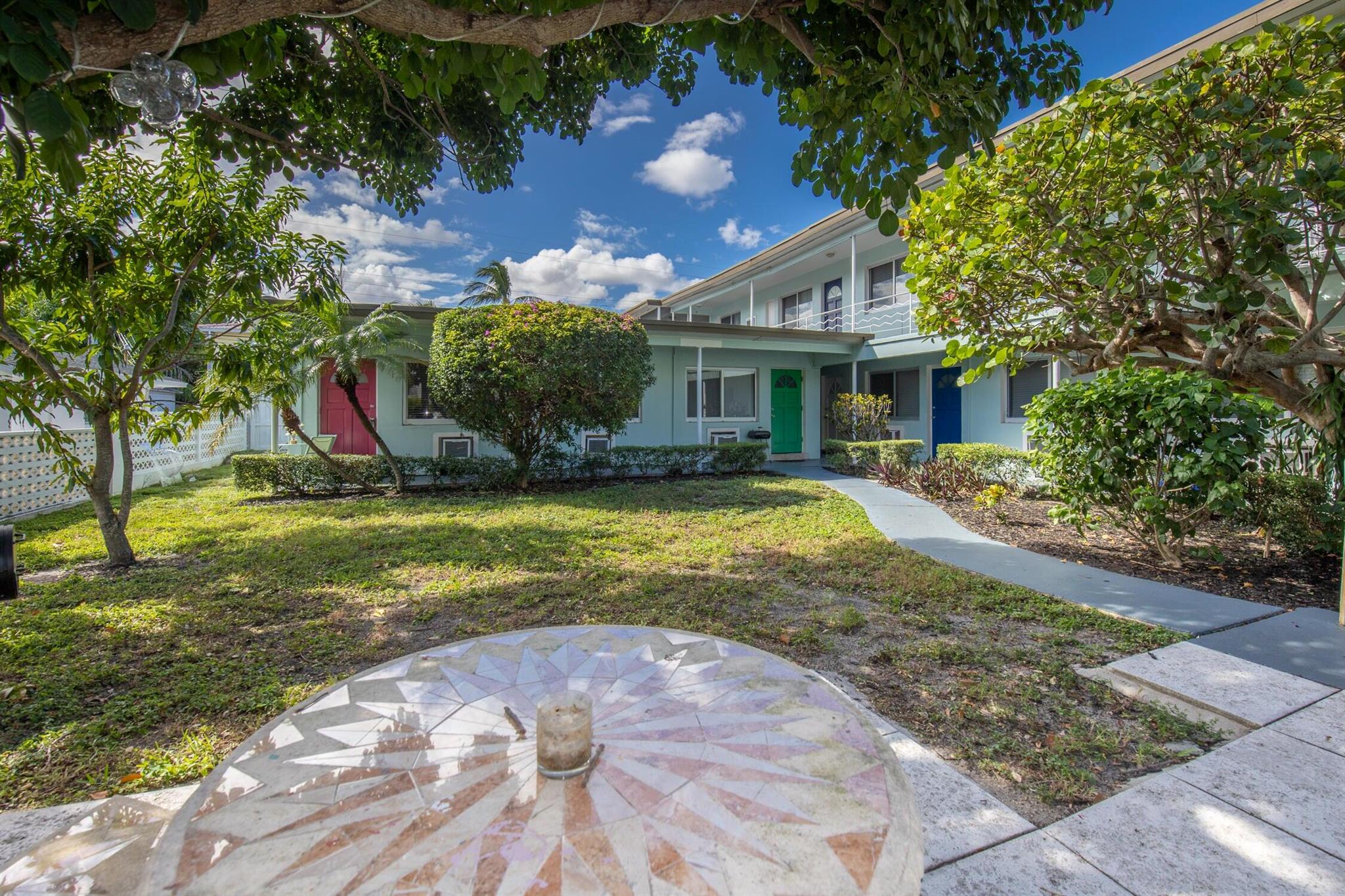 LOCATION, LOCATION, LOCATION. STEPS FROM BRYANT PARK AND THE INTRACOASTAL. BIG CORNER UNIT WITH ALL HURRICANE IMPACT WINDOWS, KITCHEN WITH FULL SIZE APPLIANCES, NEW OVERHEAD MICROWAVE, NEW FULL SIZE RANGE, POLISHED TERRAZZO FLOORING, TON OF CLOSET SPACE, 2 ENTRANCES FOR PRIVACY. NICE OUTSIDE CORNER, CODED LAUNDRY ON PREMISES, UNIT JUST PAINTED. WALK TO RESTAURANTS, ART GALLERIES. 7 BLOCKS FROM LAKE WORTH BEACH GOLF COURSE AND SHORT WALK TO THE BEACH. COME MAKE THIS YOUR HOME!