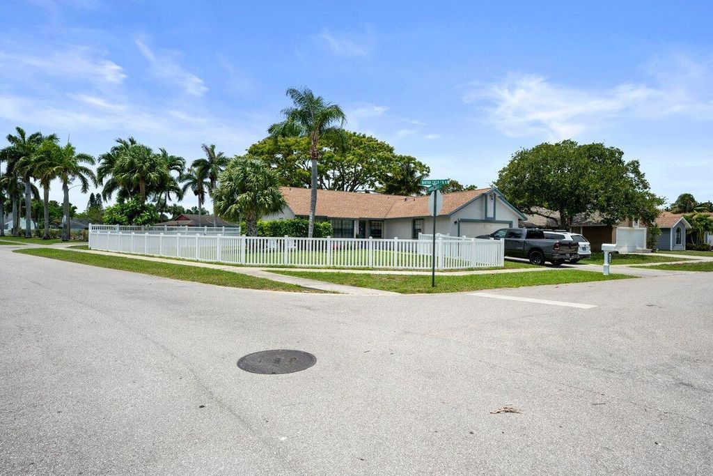 Photo of 1756 Banyan Creek Circle N, Boynton Beach, FL 33436 (MLS # R11093414)