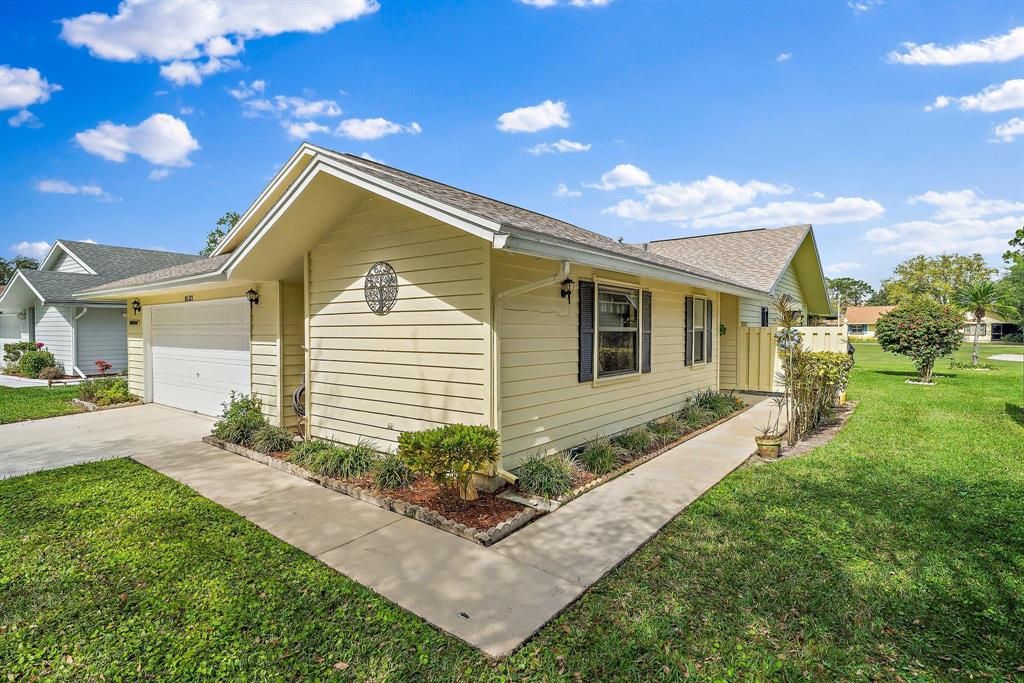 Photo of 8121 SE Eaglewood Way, Hobe Sound, FL 33455 (MLS # R10695341)