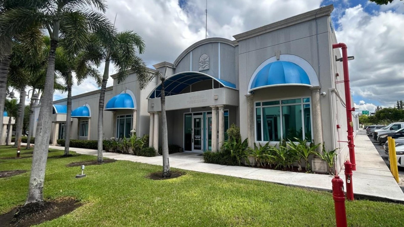 2860 W State Road 84 119