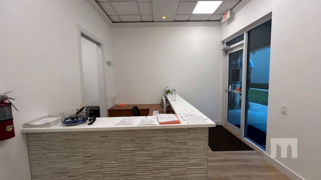 2860 W State Road 84 119