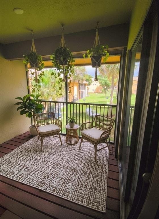 CIRCLE VILLAS (THE) CONDO - Residential