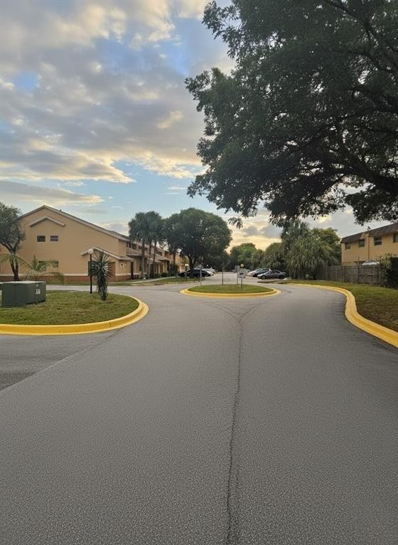 CIRCLE VILLAS (THE) CONDO - Residential