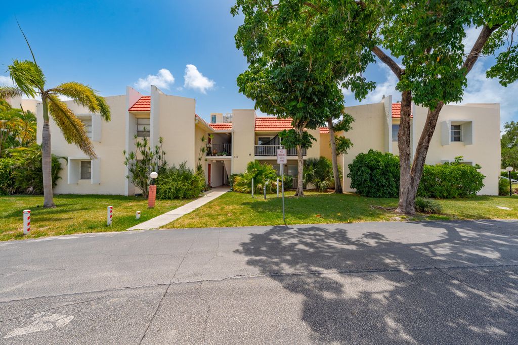 Photo of 628 NW 13th Street #11, Boca Raton, FL 33486 (MLS # R11103719)