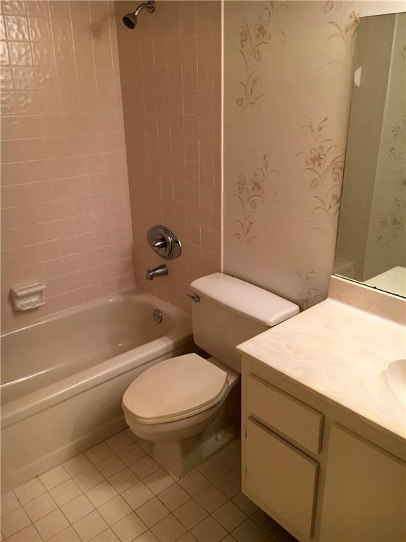 Isles Of Inverrary 2-A Co - Residential Lease