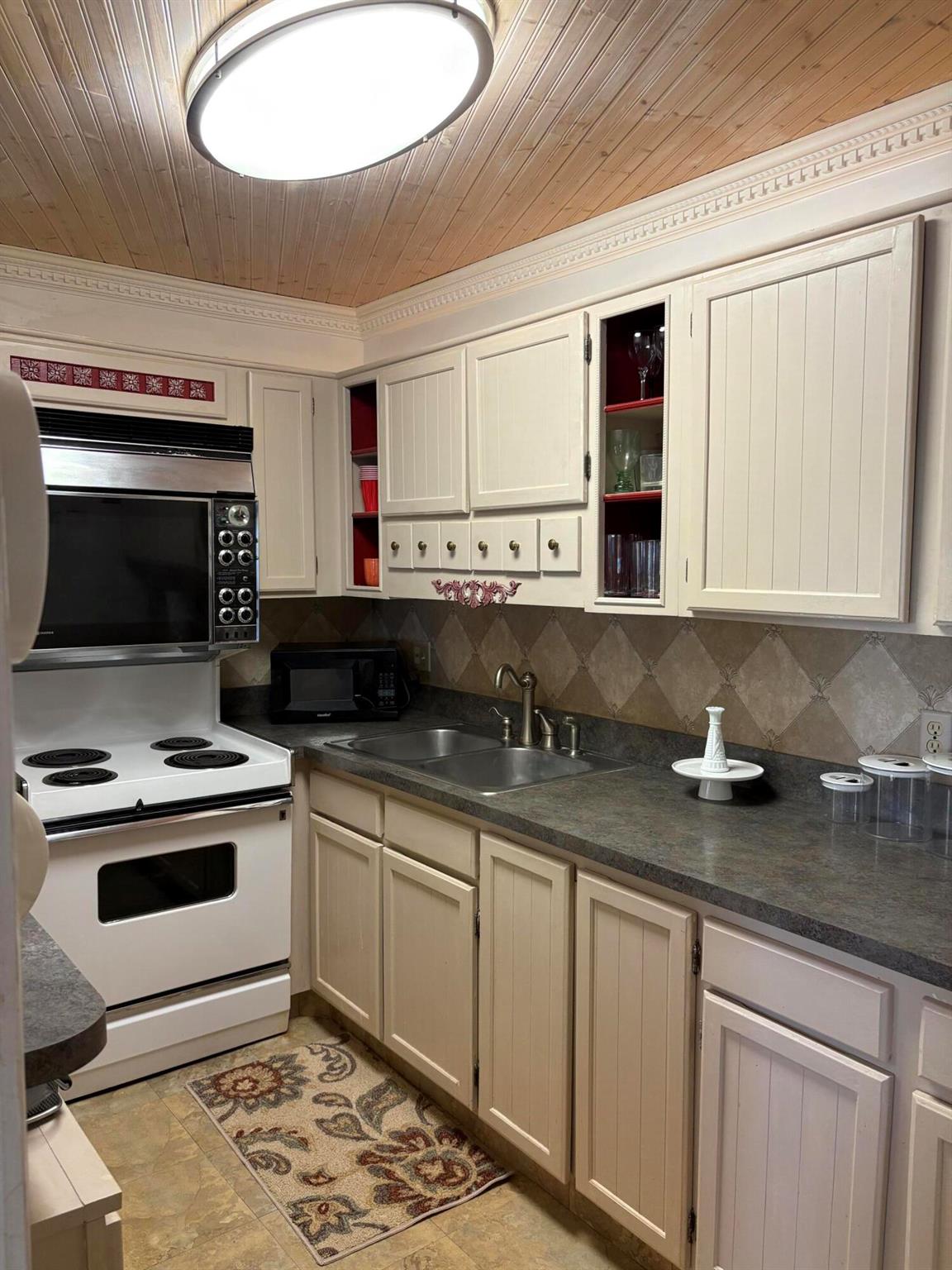 SUNTIDE CONDO - Residential