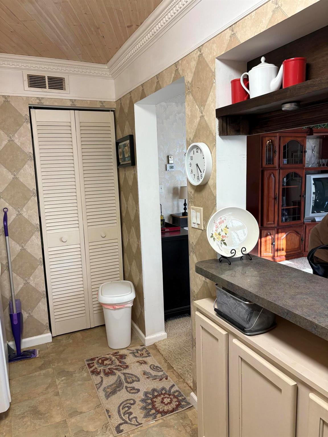 SUNTIDE CONDO - Residential