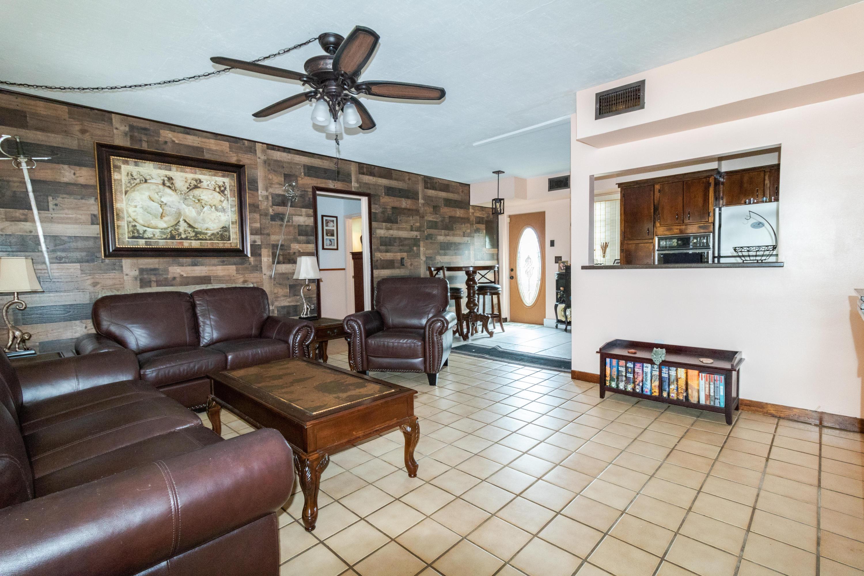 EDEN PARK - NORTH LAKE WORTH IN PB 5 PGS 48 & 49 - Residential